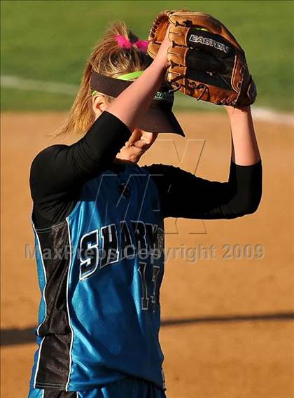 Thumbnail 3 in Santiago vs Norco (CIF SS D1 Final) photogallery.