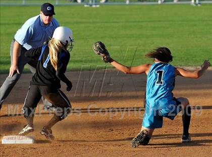 Thumbnail 2 in Santiago vs Norco (CIF SS D1 Final) photogallery.