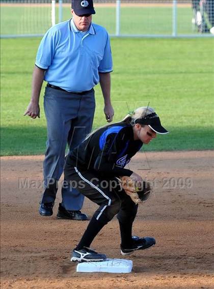 Thumbnail 1 in Santiago vs Norco (CIF SS D1 Final) photogallery.