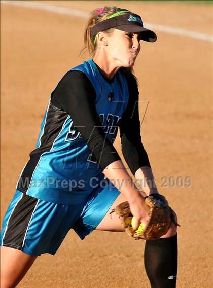 Thumbnail 1 in Santiago vs Norco (CIF SS D1 Final) photogallery.