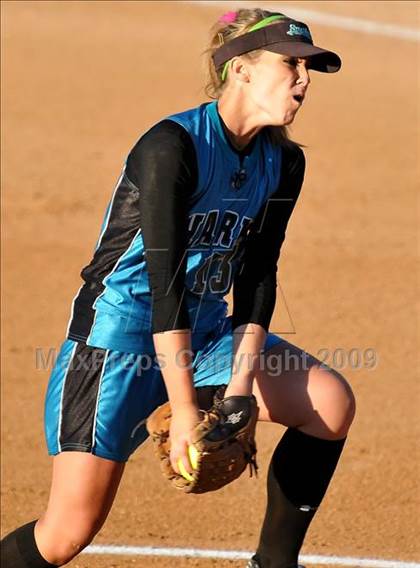 Thumbnail 2 in Santiago vs Norco (CIF SS D1 Final) photogallery.