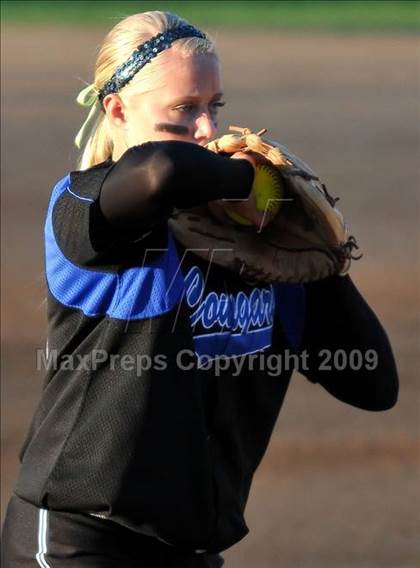 Thumbnail 2 in Santiago vs Norco (CIF SS D1 Final) photogallery.