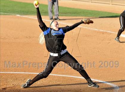 Thumbnail 2 in Santiago vs Norco (CIF SS D1 Final) photogallery.