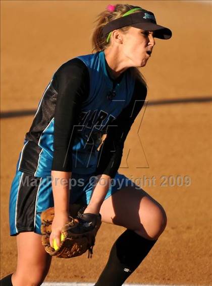 Thumbnail 2 in Santiago vs Norco (CIF SS D1 Final) photogallery.