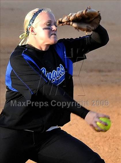 Thumbnail 1 in Santiago vs Norco (CIF SS D1 Final) photogallery.