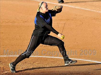 Thumbnail 1 in Santiago vs Norco (CIF SS D1 Final) photogallery.