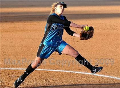 Thumbnail 1 in Santiago vs Norco (CIF SS D1 Final) photogallery.