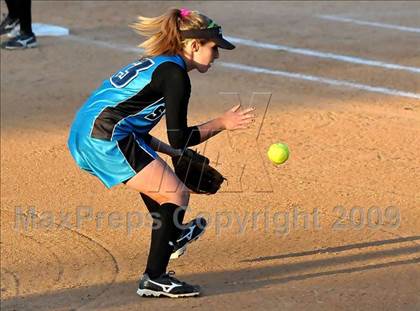 Thumbnail 3 in Santiago vs Norco (CIF SS D1 Final) photogallery.