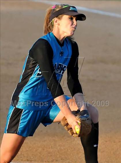 Thumbnail 3 in Santiago vs Norco (CIF SS D1 Final) photogallery.