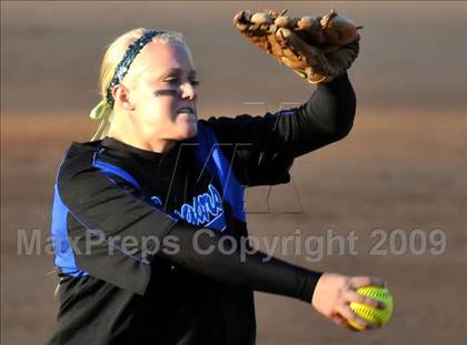 Thumbnail 2 in Santiago vs Norco (CIF SS D1 Final) photogallery.