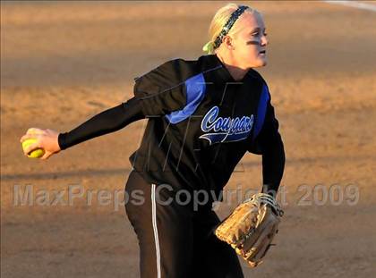 Thumbnail 2 in Santiago vs Norco (CIF SS D1 Final) photogallery.
