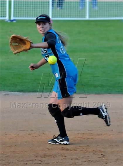 Thumbnail 2 in Santiago vs Norco (CIF SS D1 Final) photogallery.