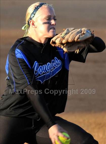 Thumbnail 2 in Santiago vs Norco (CIF SS D1 Final) photogallery.
