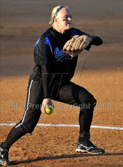 Thumbnail 3 in Santiago vs Norco (CIF SS D1 Final) photogallery.