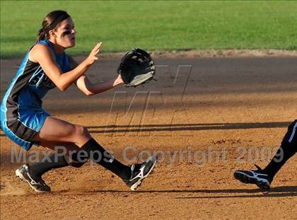 Thumbnail 1 in Santiago vs Norco (CIF SS D1 Final) photogallery.