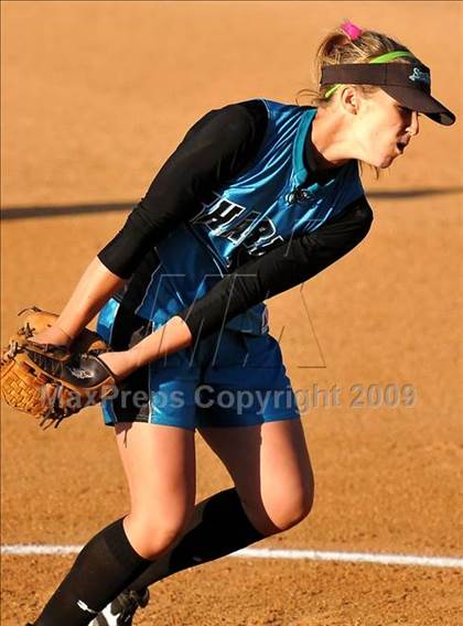 Thumbnail 2 in Santiago vs Norco (CIF SS D1 Final) photogallery.