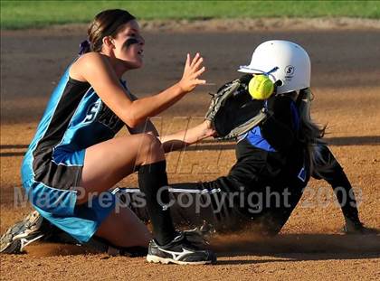 Thumbnail 2 in Santiago vs Norco (CIF SS D1 Final) photogallery.