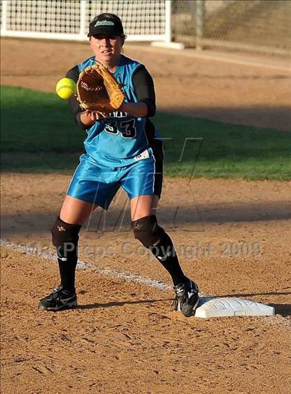 Thumbnail 2 in Santiago vs Norco (CIF SS D1 Final) photogallery.