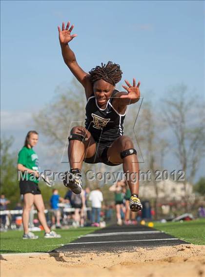 Thumbnail 3 in Wolverine Track Classic (Girls) photogallery.
