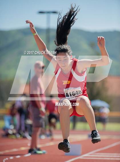 Thumbnail 2 in Simi Valley Track and Field Invitational (Girls Events) photogallery.