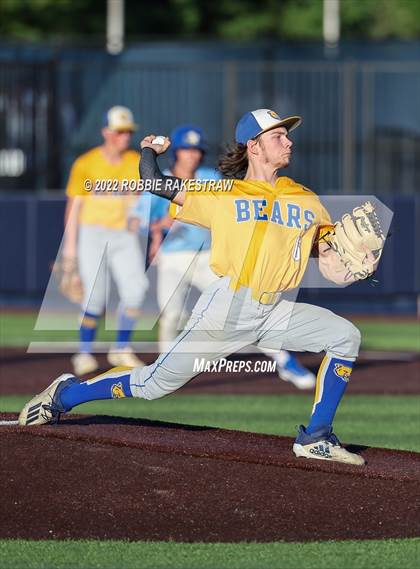 Thumbnail 3 in Brownsboro vs. Sunnyvale (UIL 4A Region II Bi-District Playoff) photogallery.