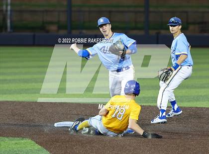 Thumbnail 3 in Brownsboro vs. Sunnyvale (UIL 4A Region II Bi-District Playoff) photogallery.