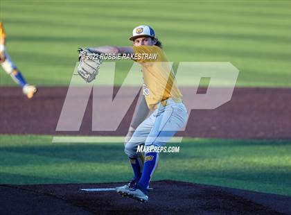 Thumbnail 1 in Brownsboro vs. Sunnyvale (UIL 4A Region II Bi-District Playoff) photogallery.