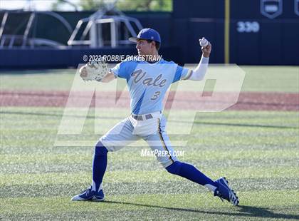 Thumbnail 3 in Brownsboro vs. Sunnyvale (UIL 4A Region II Bi-District Playoff) photogallery.