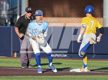 Thumbnail 3 in Brownsboro vs. Sunnyvale (UIL 4A Region II Bi-District Playoff) photogallery.