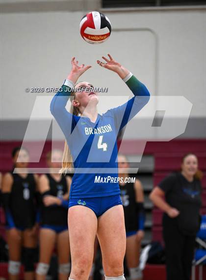 Thumbnail 2 in Marin Catholic vs Branson photogallery.