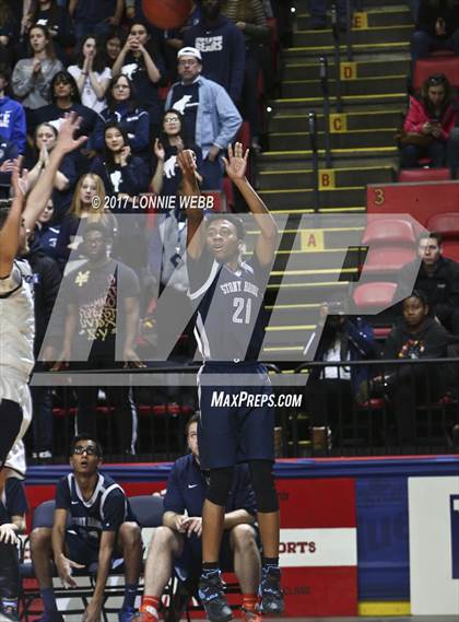 Thumbnail 2 in Stony Brook vs Moravia (NYSPHSAA Class C Semifinal) photogallery.