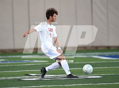 Thumbnail 2 in Lee [Robert E.] vs College Park (UIL 6A Semifinal) photogallery.