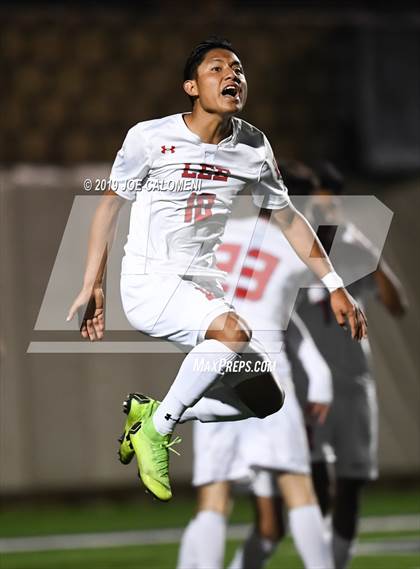 Thumbnail 1 in Lee [Robert E.] vs College Park (UIL 6A Semifinal) photogallery.