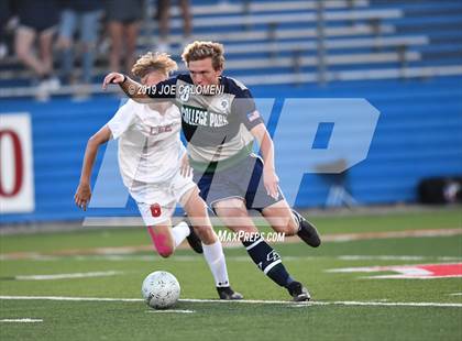 Thumbnail 1 in Lee [Robert E.] vs College Park (UIL 6A Semifinal) photogallery.