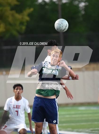 Thumbnail 3 in Lee [Robert E.] vs College Park (UIL 6A Semifinal) photogallery.