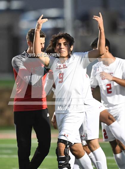Thumbnail 3 in Lee [Robert E.] vs College Park (UIL 6A Semifinal) photogallery.