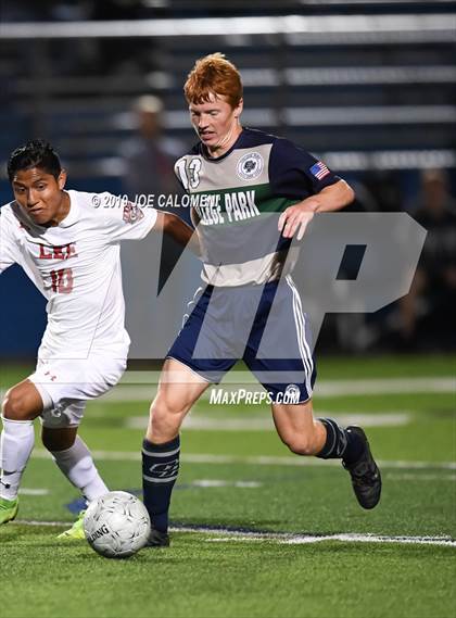 Thumbnail 2 in Lee [Robert E.] vs College Park (UIL 6A Semifinal) photogallery.