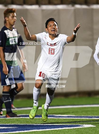 Thumbnail 1 in Lee [Robert E.] vs College Park (UIL 6A Semifinal) photogallery.