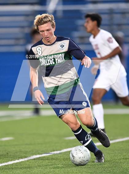 Thumbnail 2 in Lee [Robert E.] vs College Park (UIL 6A Semifinal) photogallery.