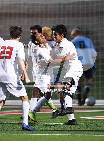 Thumbnail 2 in Lee [Robert E.] vs College Park (UIL 6A Semifinal) photogallery.