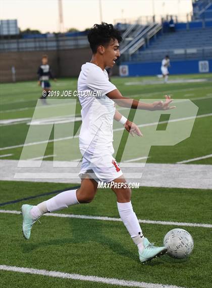 Thumbnail 3 in Lee [Robert E.] vs College Park (UIL 6A Semifinal) photogallery.