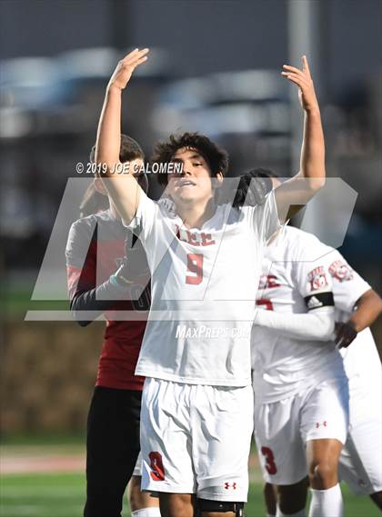 Thumbnail 1 in Lee [Robert E.] vs College Park (UIL 6A Semifinal) photogallery.