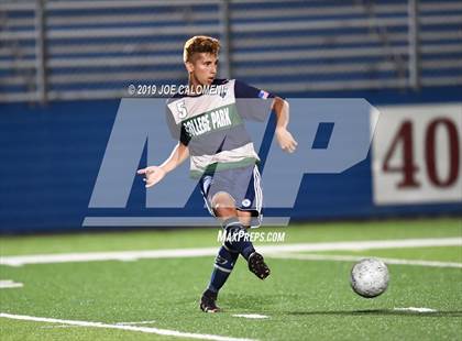 Thumbnail 2 in Lee [Robert E.] vs College Park (UIL 6A Semifinal) photogallery.