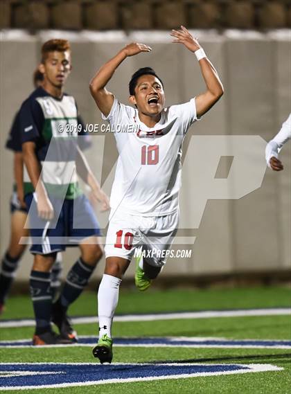 Thumbnail 2 in Lee [Robert E.] vs College Park (UIL 6A Semifinal) photogallery.
