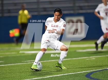 Thumbnail 2 in Lee [Robert E.] vs College Park (UIL 6A Semifinal) photogallery.