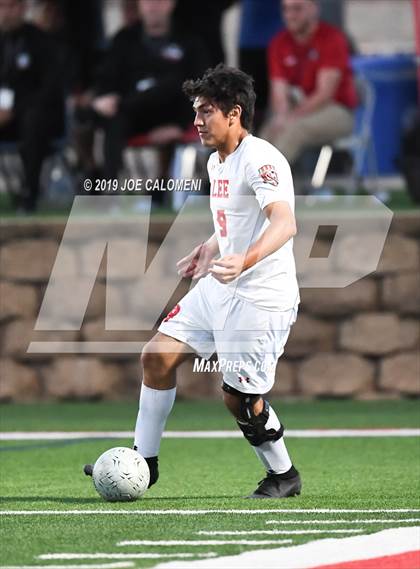 Thumbnail 3 in Lee [Robert E.] vs College Park (UIL 6A Semifinal) photogallery.