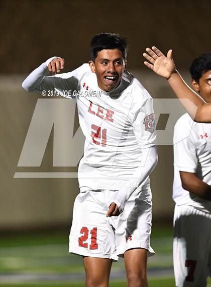 Thumbnail 3 in Lee [Robert E.] vs College Park (UIL 6A Semifinal) photogallery.