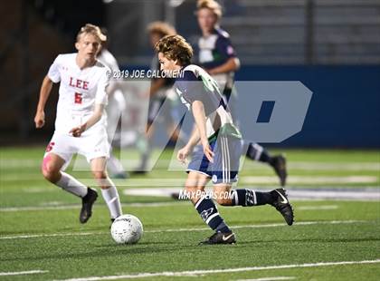 Thumbnail 2 in Lee [Robert E.] vs College Park (UIL 6A Semifinal) photogallery.