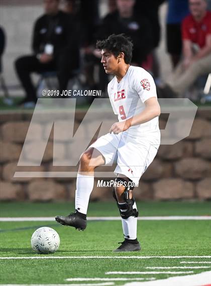 Thumbnail 2 in Lee [Robert E.] vs College Park (UIL 6A Semifinal) photogallery.