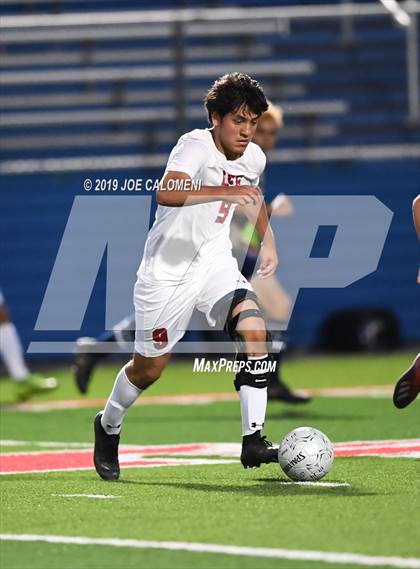 Thumbnail 2 in Lee [Robert E.] vs College Park (UIL 6A Semifinal) photogallery.